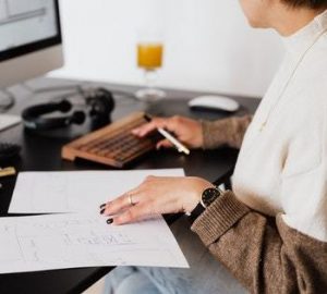 TRAINING ONLINE WRITING SKILL FOR SECRETARY