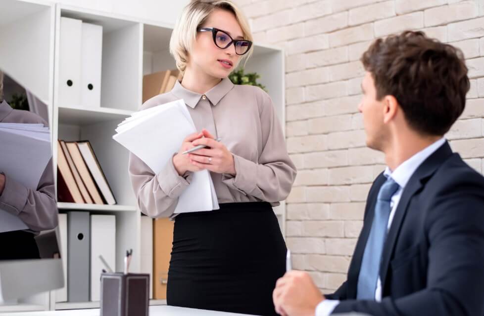 TRAINING ONLINE CORPORATE SECRETARY BERBASIS GOOD CORPORATE GOVERNANCE